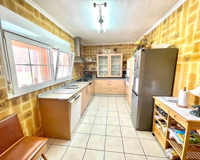 4 sypialnia Willa na sprzedaż w Benijofar z basenem garażem - 416 000 € (Ref: 10014288)