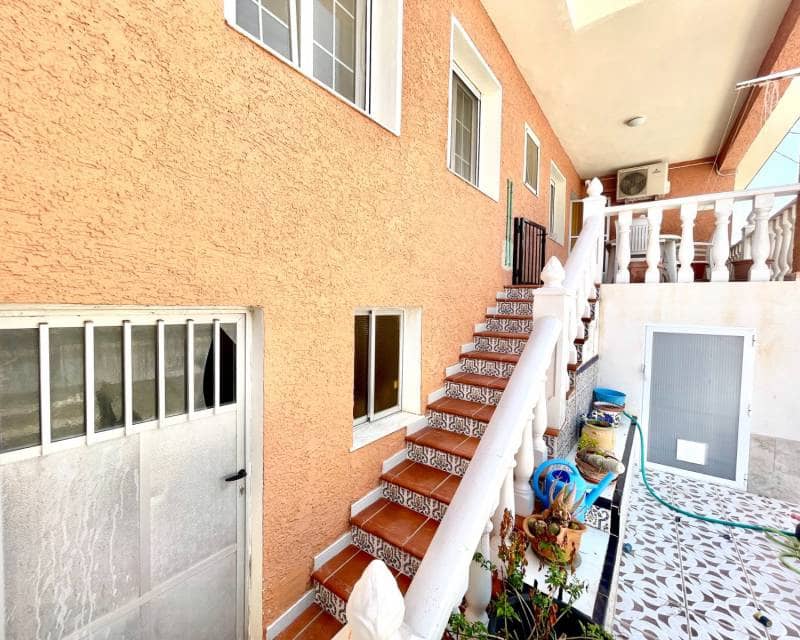 4 sypialnia Willa na sprzedaż w Benijofar z basenem garażem - 416 000 € (Ref: 10014288)