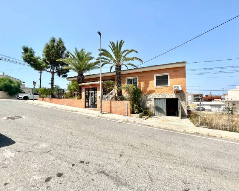 4 sypialnia Willa na sprzedaż w Benijofar z basenem garażem - 416 000 € (Ref: 10014288)