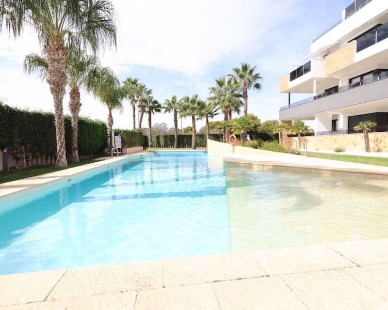 Apartamento de 2 habitaciones en Orihuela Costa en venta con piscina garaje - 269.000 € (Ref: 10014290)