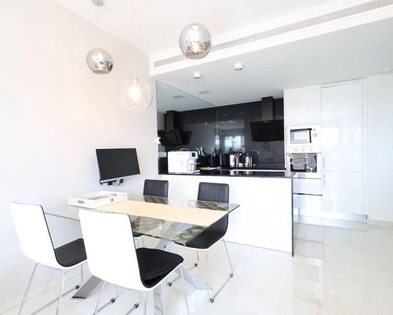 Apartamento de 2 habitaciones en Orihuela Costa en venta con piscina garaje - 269.000 € (Ref: 10014290)