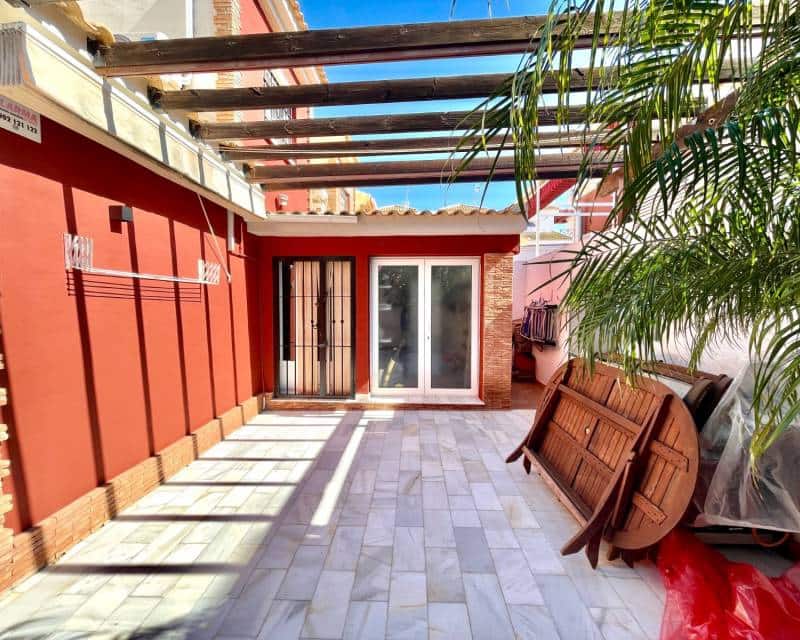 4 soveværelse Byhus til salg i Torre de la Horadada med garage - € 460.000 (Ref: 10014293)
