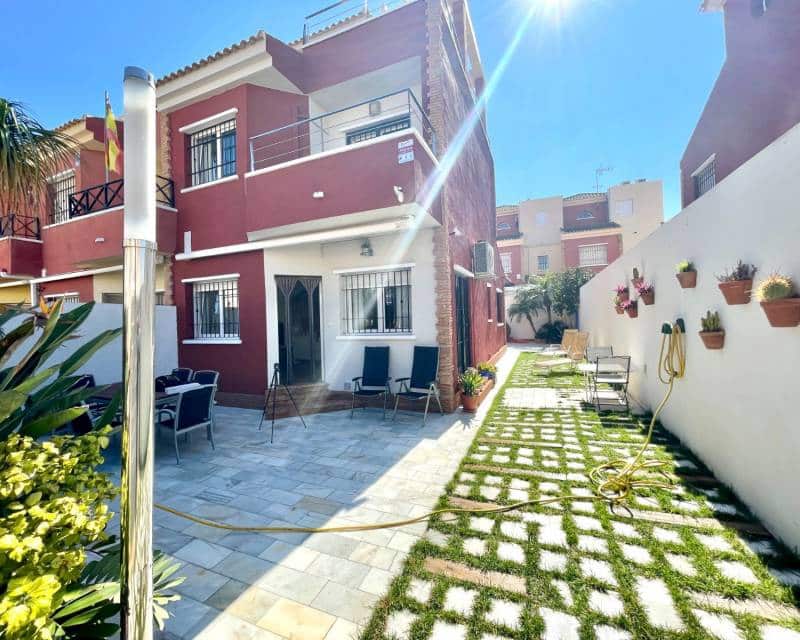 4 soveværelse Byhus til salg i Torre de la Horadada med garage - € 460.000 (Ref: 10014293)