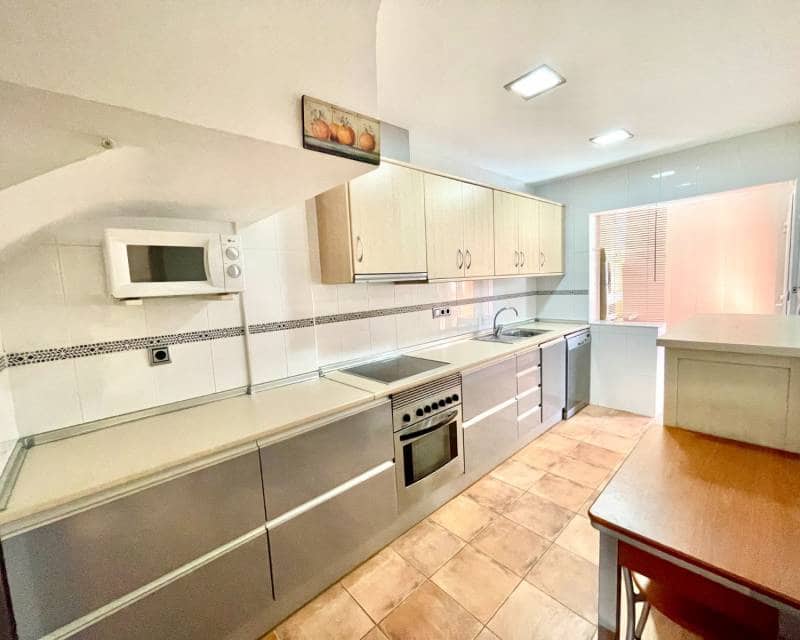 4 soveværelse Byhus til salg i Torre de la Horadada med garage - € 460.000 (Ref: 10014293)