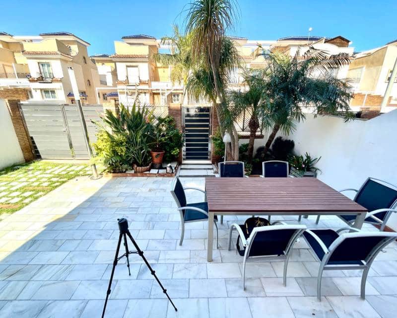 4 soveværelse Byhus til salg i Torre de la Horadada med garage - € 460.000 (Ref: 10014293)