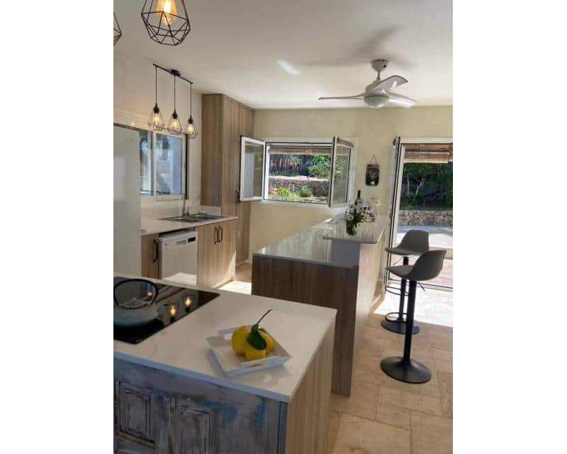 4 slaapkamer Villa te koop in Denia met zwembad - € 1.400.000 (Ref: 10014294)