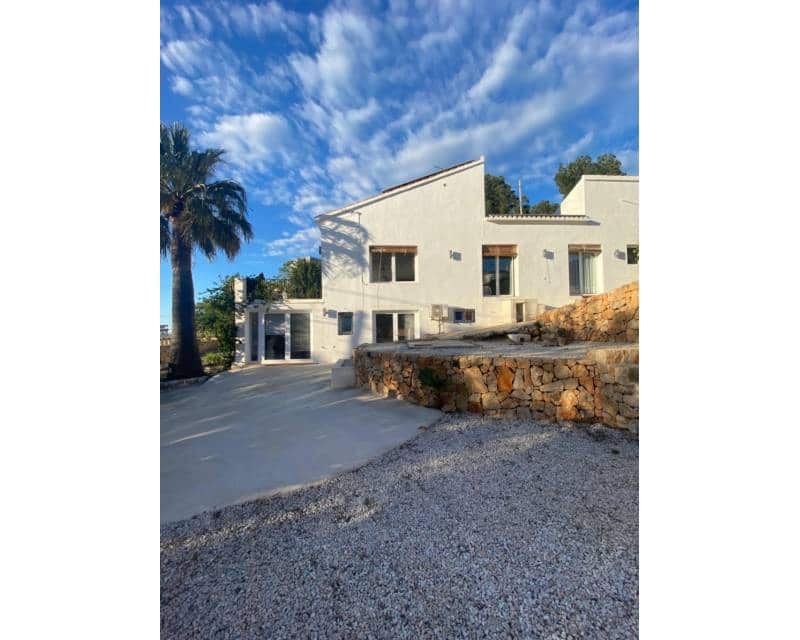 4 slaapkamer Villa te koop in Denia met zwembad - € 1.400.000 (Ref: 10014294)