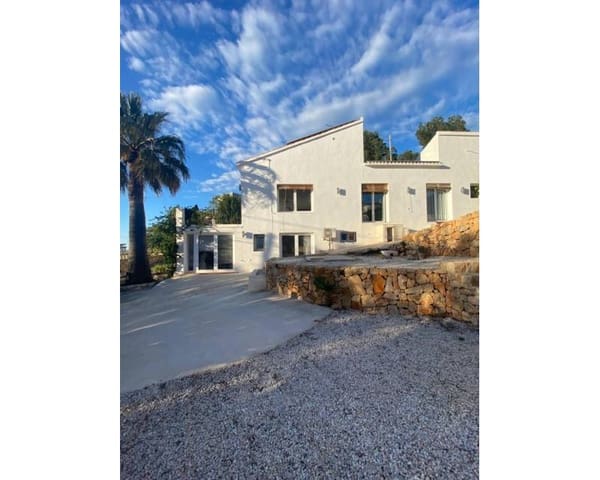 Chalet de 4 habitaciones en El Montgó, Dénia en venta con piscina - 1.400.000 € (Ref: 10014294)