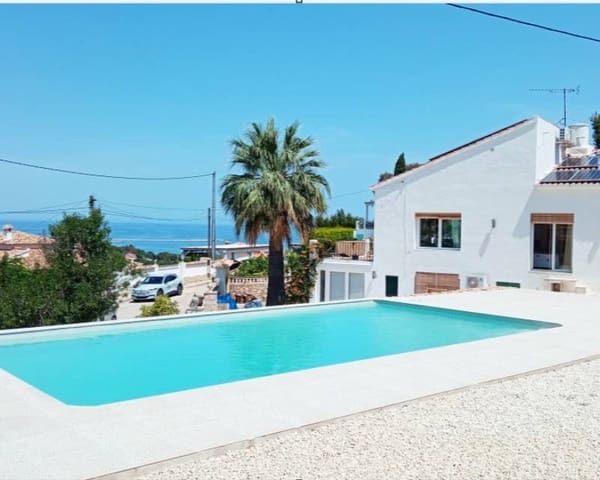 Chalet de 4 habitaciones en El Montgó, Dénia en venta con piscina - 1.400.000 € (Ref: 10014294)