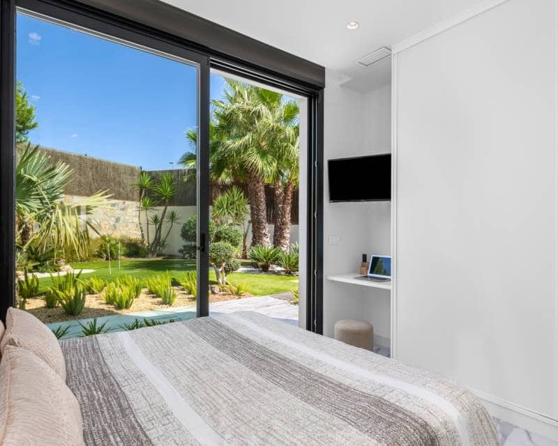 4 bedroom Villa for sale in Las Colinas Golf with pool garage - € 2,888,000 (Ref: 10014296)