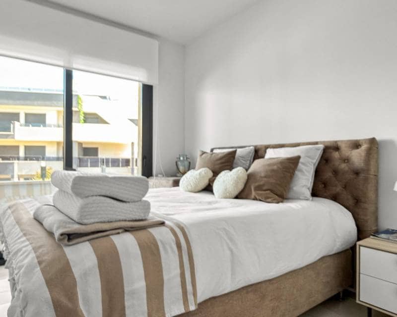 3 bedroom Apartment for sale in Playa Flamenca with pool - € 450,000 (Ref: 10014298)