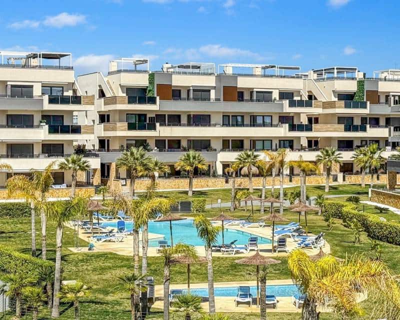 3 bedroom Apartment for sale in Playa Flamenca with pool - € 450,000 (Ref: 10014298)