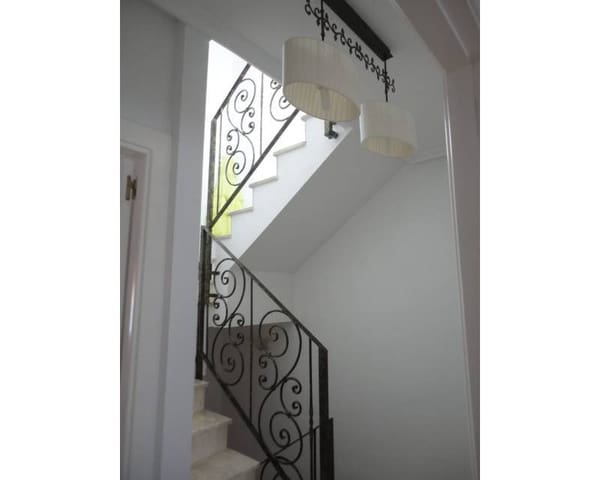 2 slaapkamer Rijtjeshuis te koop in Villamartin, Orihuela met zwembad - € 239.000 (Ref: 10014299)
