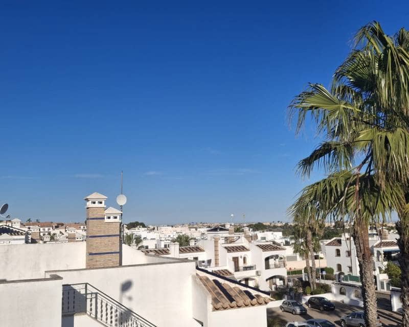 2 slaapkamer Rijtjeshuis te koop in Villamartin met zwembad - € 239.000 (Ref: 10014299)