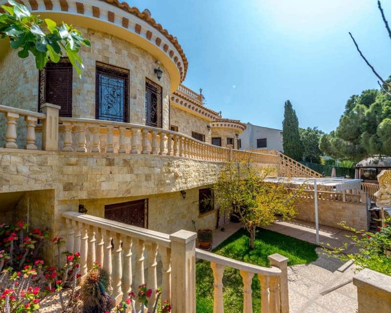 4 bedroom Villa for sale in Campoamor with pool - € 1,600,000 (Ref: 10014706)