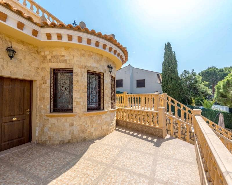 4 bedroom Villa for sale in Campoamor with pool - € 1,600,000 (Ref: 10014706)