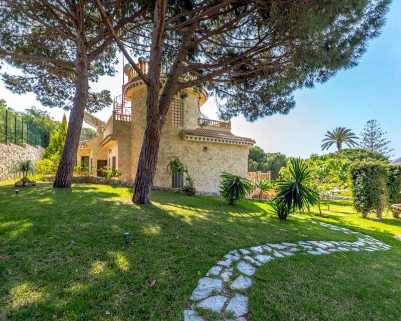 4 bedroom Villa for sale in Campoamor with pool - € 1,600,000 (Ref: 10014706)