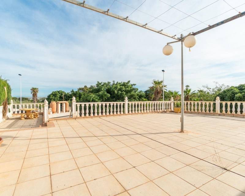4 slaapkamer Villa te koop in Los Altos met zwembad - € 449.000 (Ref: 10014707)