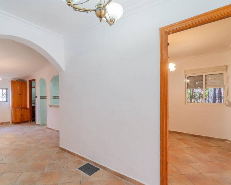 4 slaapkamer Villa te koop in Los Altos met zwembad - € 449.000 (Ref: 10014707)