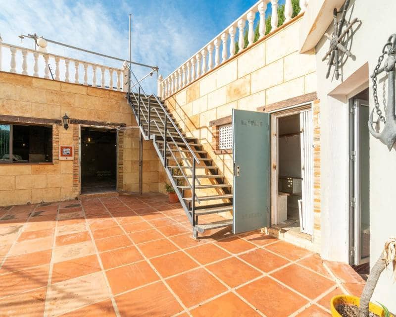 4 slaapkamer Villa te koop in Los Altos met zwembad - € 449.000 (Ref: 10014707)