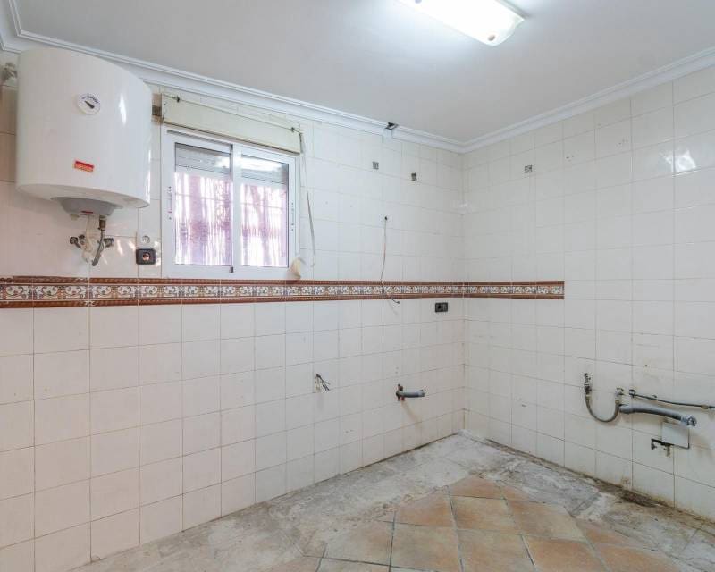 4 slaapkamer Villa te koop in Los Altos met zwembad - € 449.000 (Ref: 10014707)