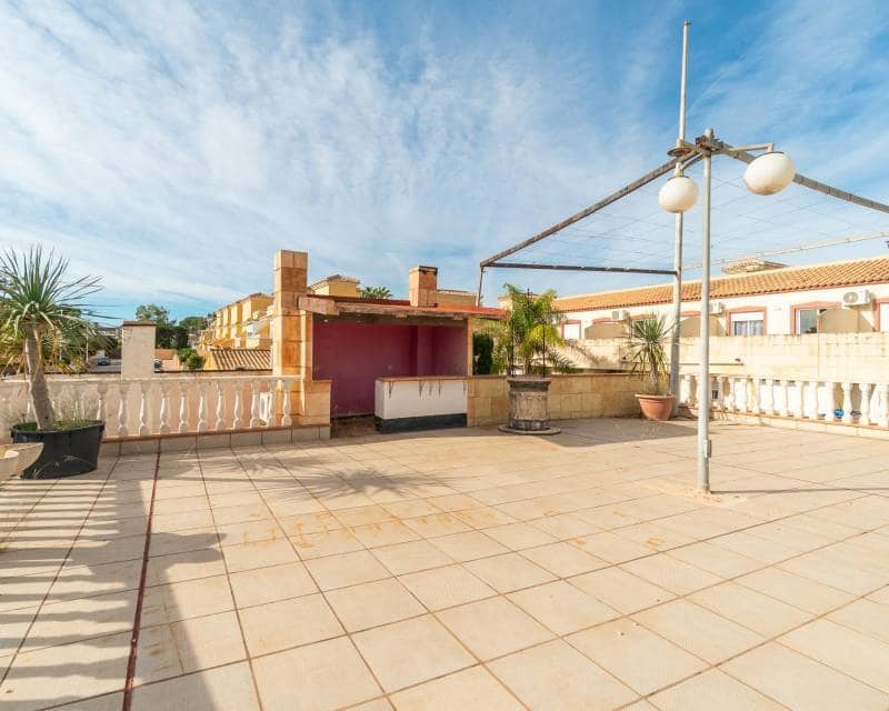 4 slaapkamer Villa te koop in Los Altos met zwembad - € 449.000 (Ref: 10014707)