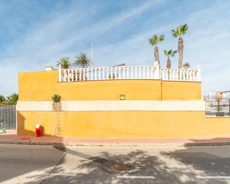 4 slaapkamer Villa te koop in Los Altos met zwembad - € 449.000 (Ref: 10014707)