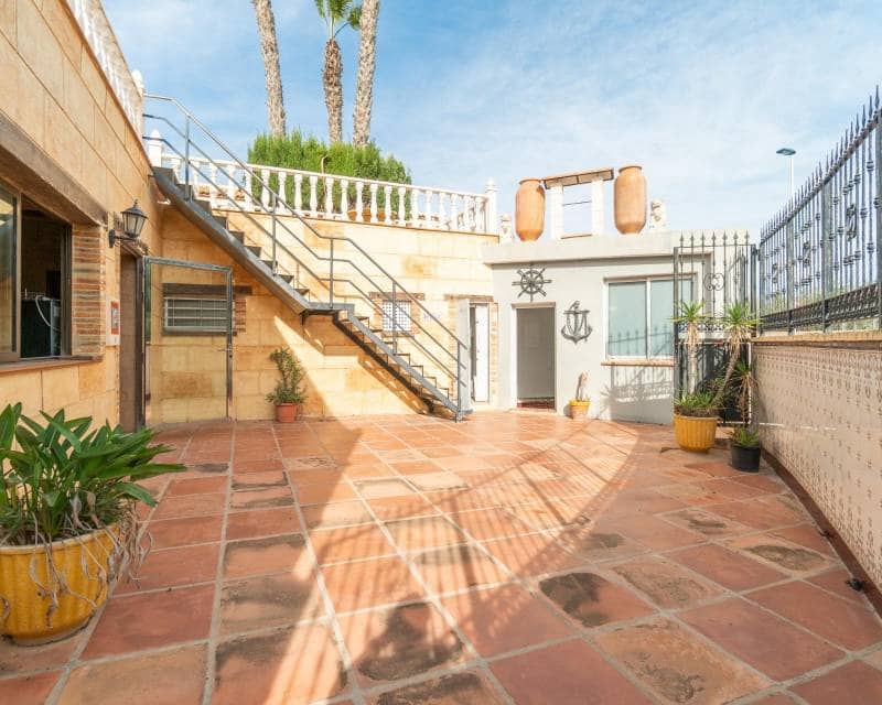 4 slaapkamer Villa te koop in Los Altos met zwembad - € 449.000 (Ref: 10014707)