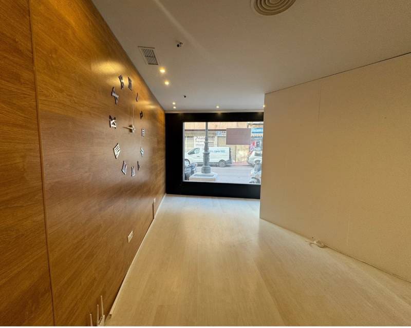 Commercial for sale in Guardamar del Segura with pool - € 222,200 (Ref: 10014708)