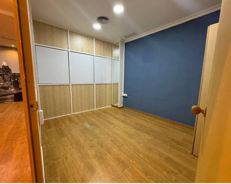 Commercial for sale in Guardamar del Segura with pool - € 222,200 (Ref: 10014708)