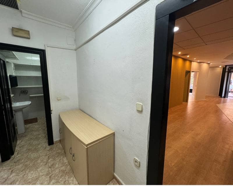 Commercial for sale in Guardamar del Segura with pool - € 222,200 (Ref: 10014708)