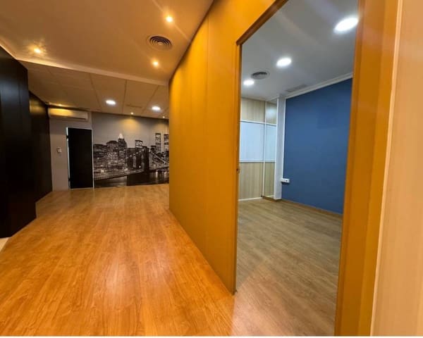 Comercial para venda em Zona Pueblo, Guardamar del Segura com piscina - 222 200 € (Ref: 10014708)