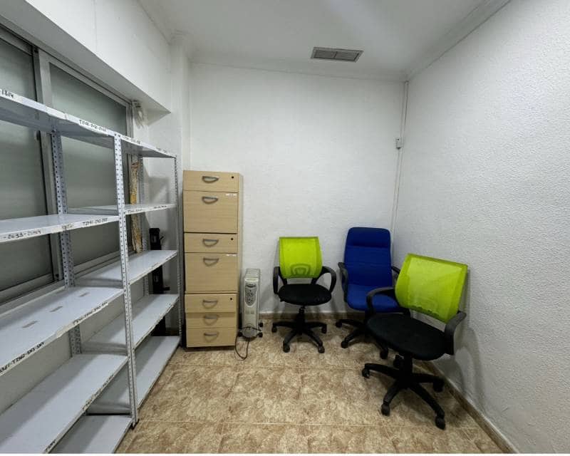 Commercial for sale in Guardamar del Segura with pool - € 222,200 (Ref: 10014708)