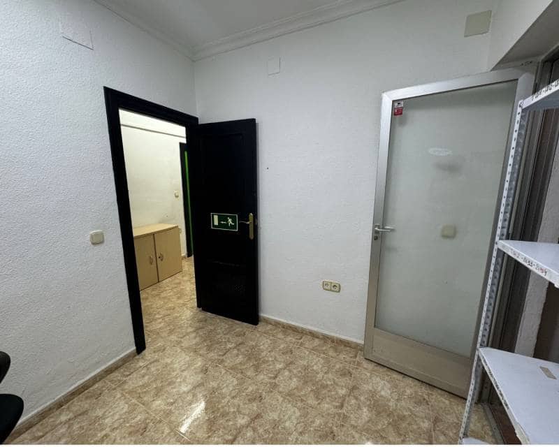 Commercial for sale in Guardamar del Segura with pool - € 222,200 (Ref: 10014708)