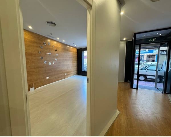 Comercial para venda em Zona Pueblo, Guardamar del Segura com piscina - 222 200 € (Ref: 10014708)