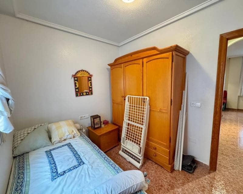 Chalet de 3 habitaciones en Torrevieja en venta con piscina - 320.000 € (Ref: 10014712)