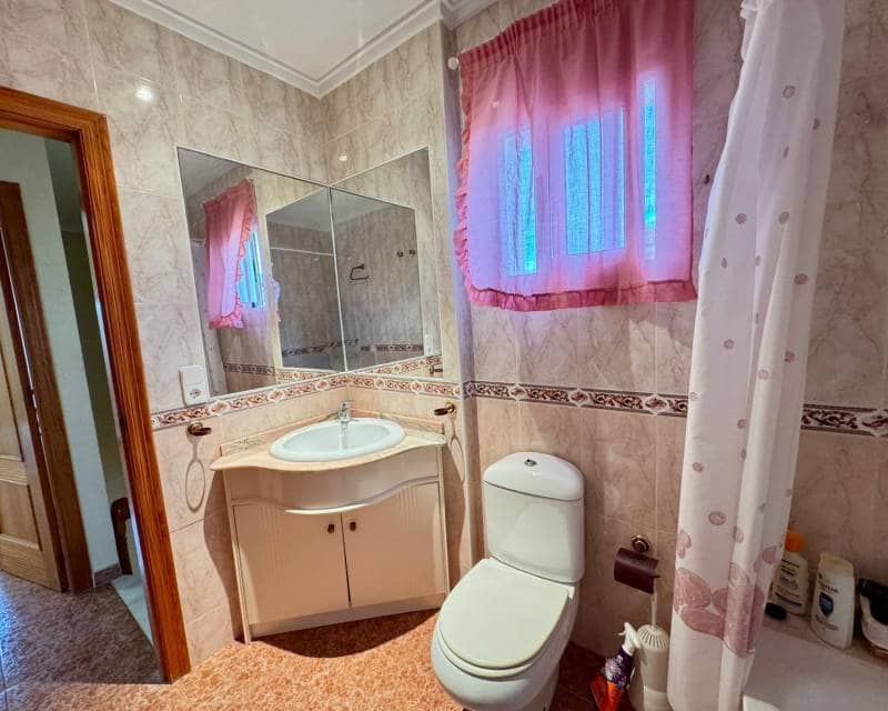 Chalet de 3 habitaciones en Torrevieja en venta con piscina - 320.000 € (Ref: 10014712)