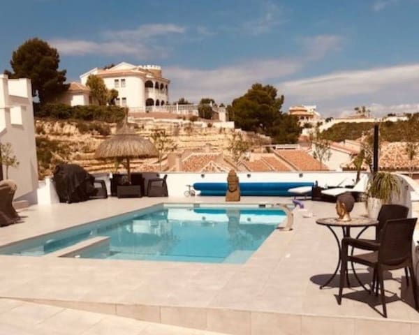4 Zimmer Villa zu verkaufen in Ciudad Quesada, Rojales mit Pool - 635.000 € (Ref: 10014717)