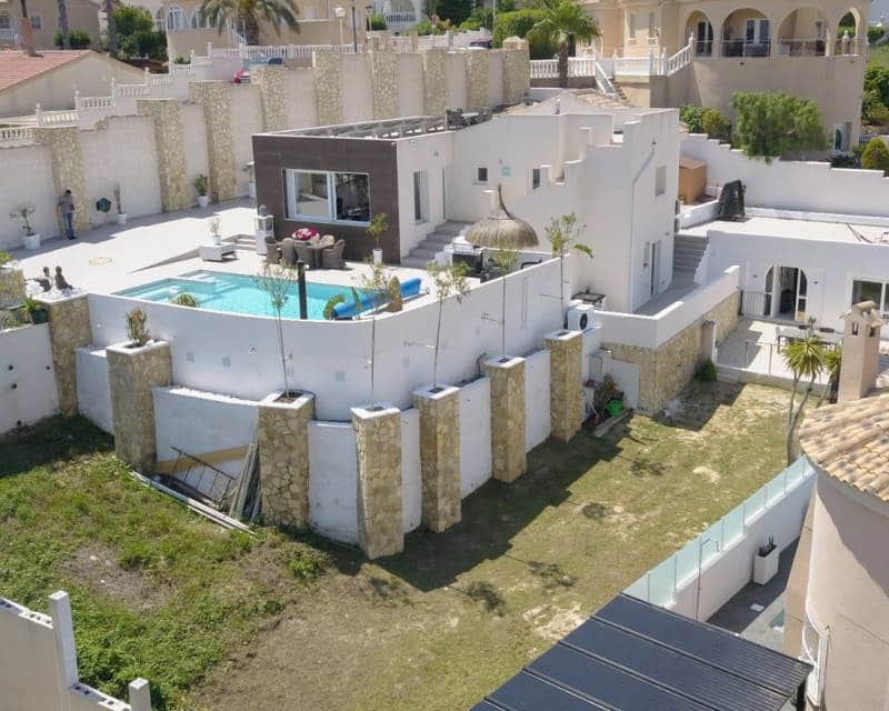 4 bedroom Villa for sale in Ciudad Quesada with pool - € 635,000 (Ref: 10014717)