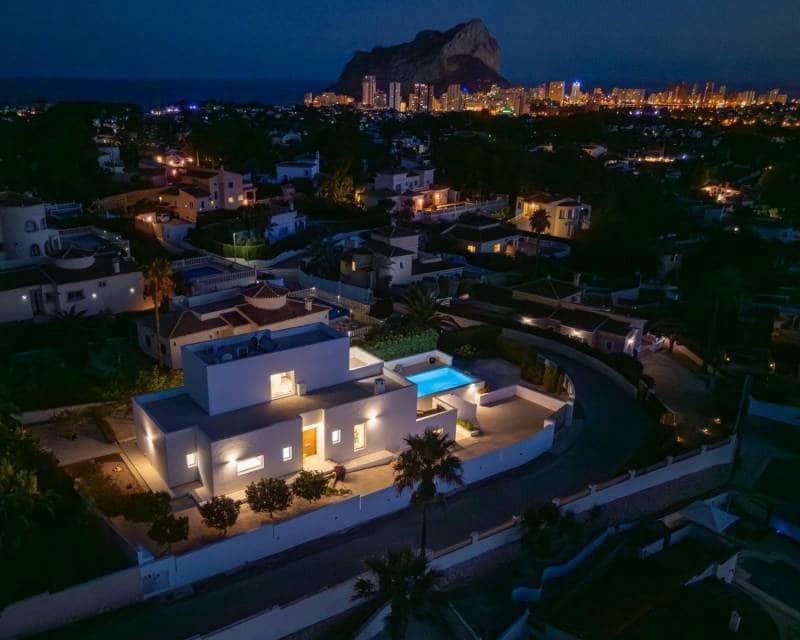 4 Zimmer Villa zu verkaufen in Calpe / Calp mit Pool - 1.380.000 € (Ref: 10014805)