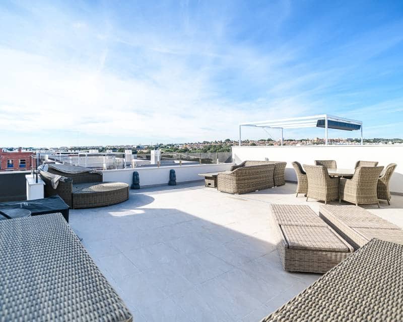 2 sovrum Takvåning till salu i Orihuela Costa med pool - 329 500 € (Ref: 10015929)