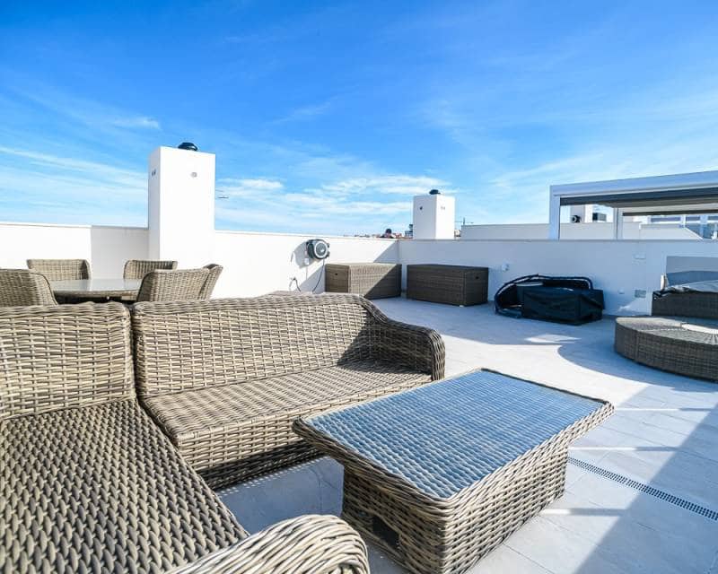2 sovrum Takvåning till salu i Orihuela Costa med pool - 329 500 € (Ref: 10015929)