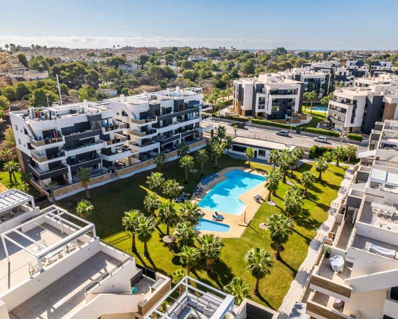 2 sovrum Takvåning till salu i Orihuela Costa med pool - 329 500 € (Ref: 10015929)