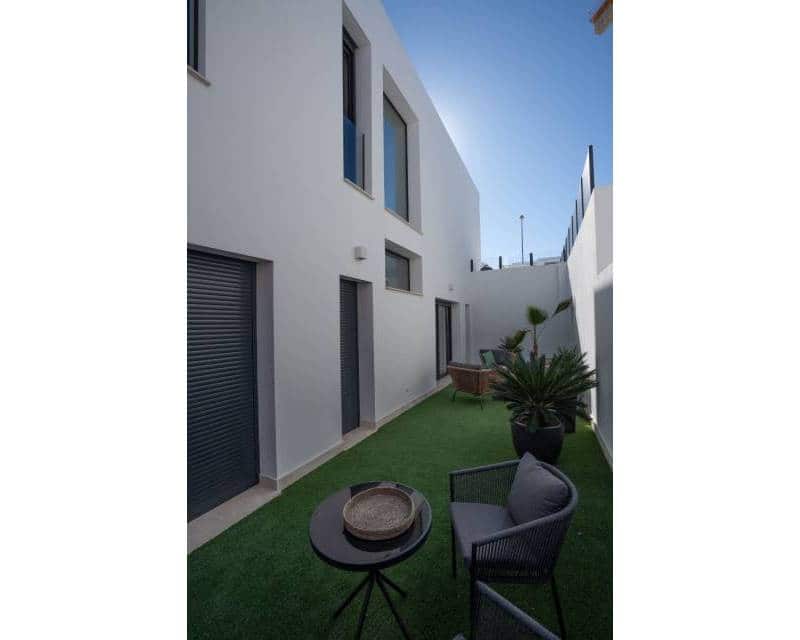 4 Zimmer Villa zu verkaufen in Ciudad Quesada mit Pool - 895.000 € (Ref: 10016577)