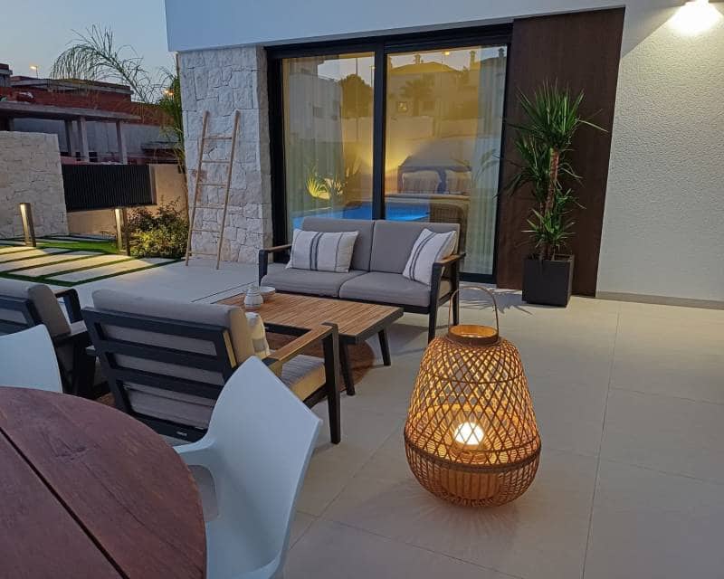 4 Zimmer Villa zu verkaufen in Ciudad Quesada mit Pool - 895.000 € (Ref: 10016577)