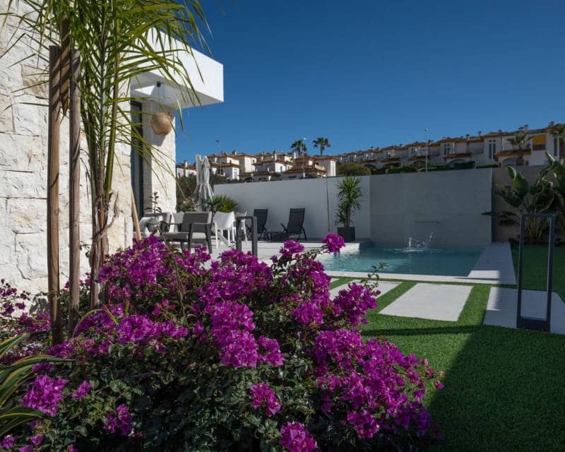 4 Zimmer Villa zu verkaufen in Ciudad Quesada mit Pool - 895.000 € (Ref: 10016577)