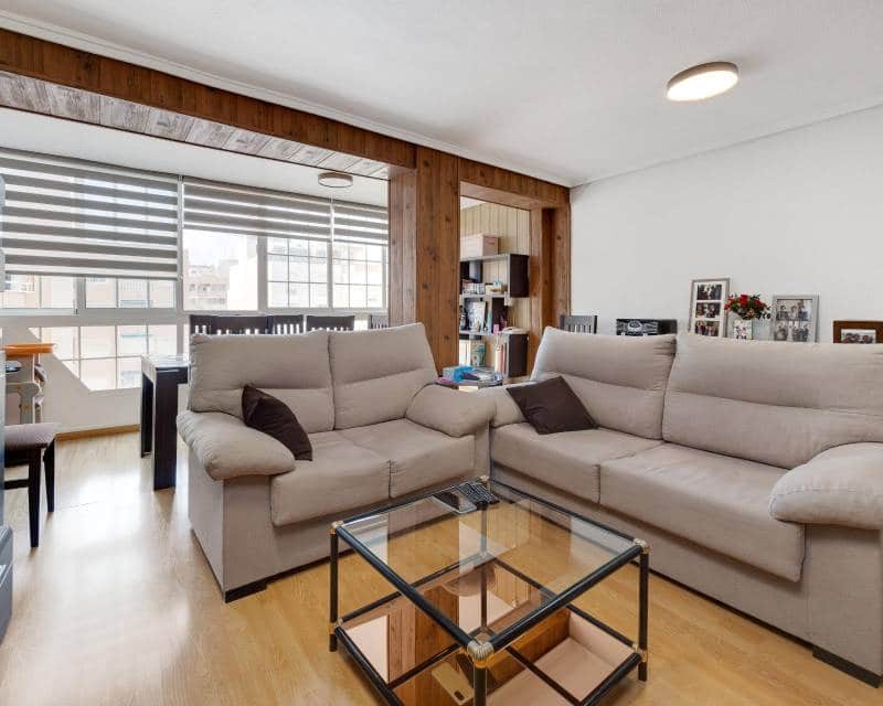 4 chambre Appartement à vendre à Torrevieja - 195 000 € (Ref: 10016580)