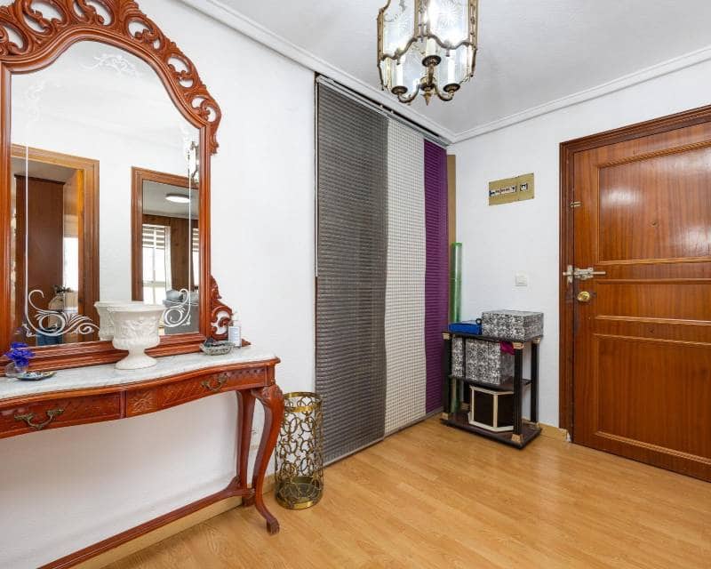4 chambre Appartement à vendre à Torrevieja - 195 000 € (Ref: 10016580)