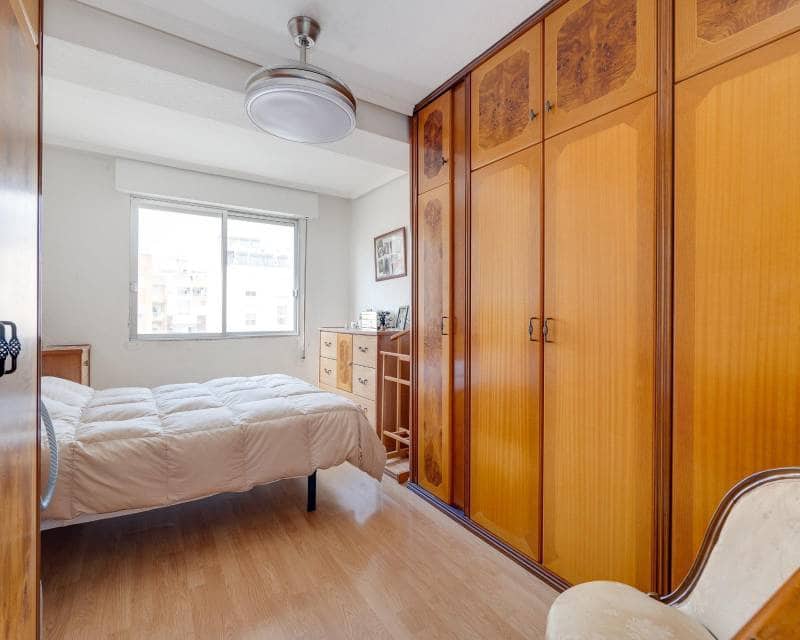 4 chambre Appartement à vendre à Torrevieja - 195 000 € (Ref: 10016580)