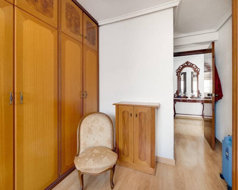 4 chambre Appartement à vendre à Torrevieja - 195 000 € (Ref: 10016580)